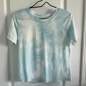 Cute tie-dye shirt sleeve athletic shirt